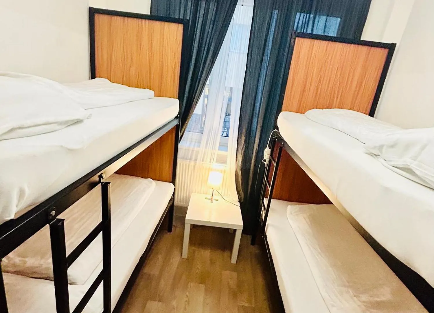 Happy Hostel In Centrum Praga
